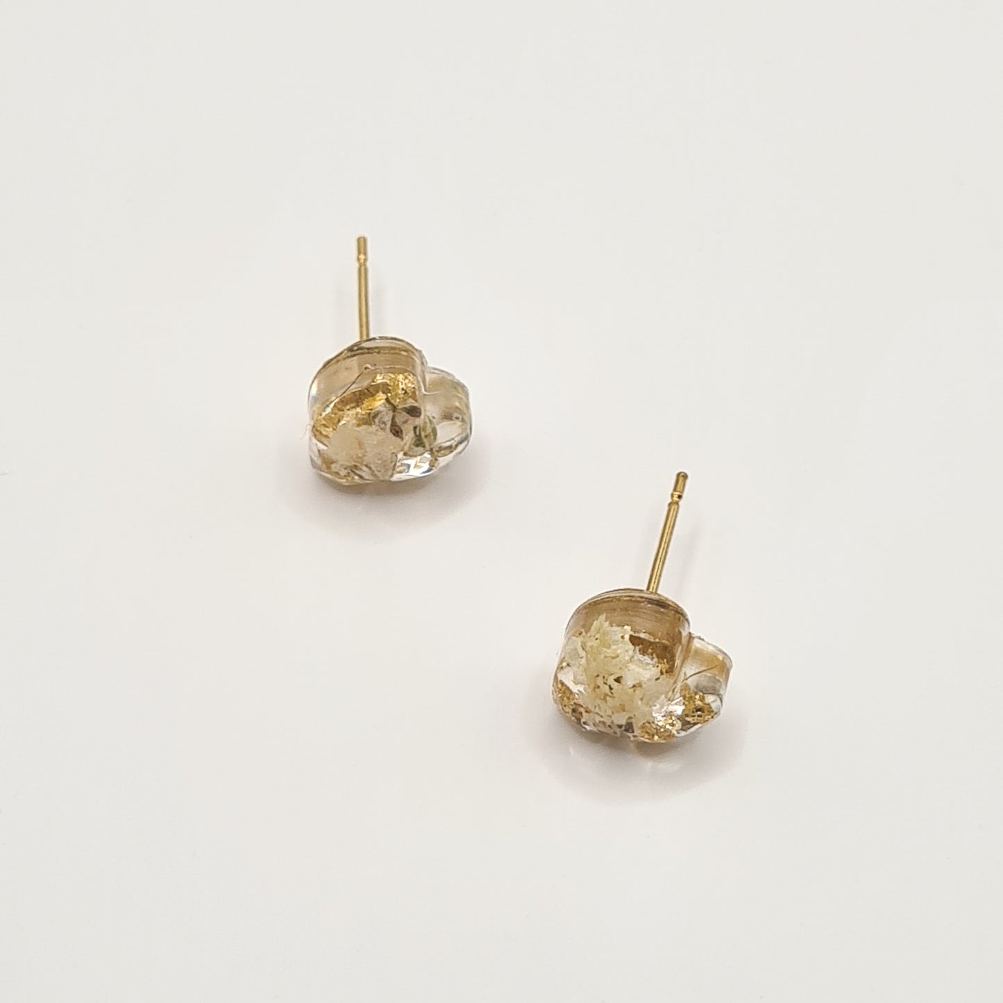 Flora Neutra Den Haag Heartbeat Stud Earrings