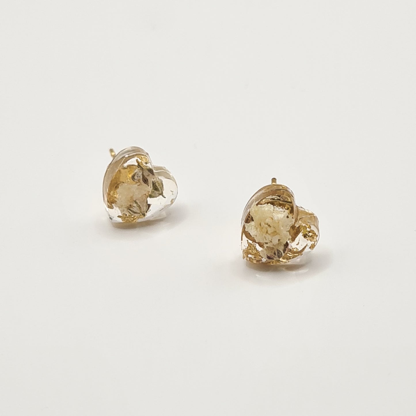 Flora Neutra Den Haag Heartbeat Stud Earrings