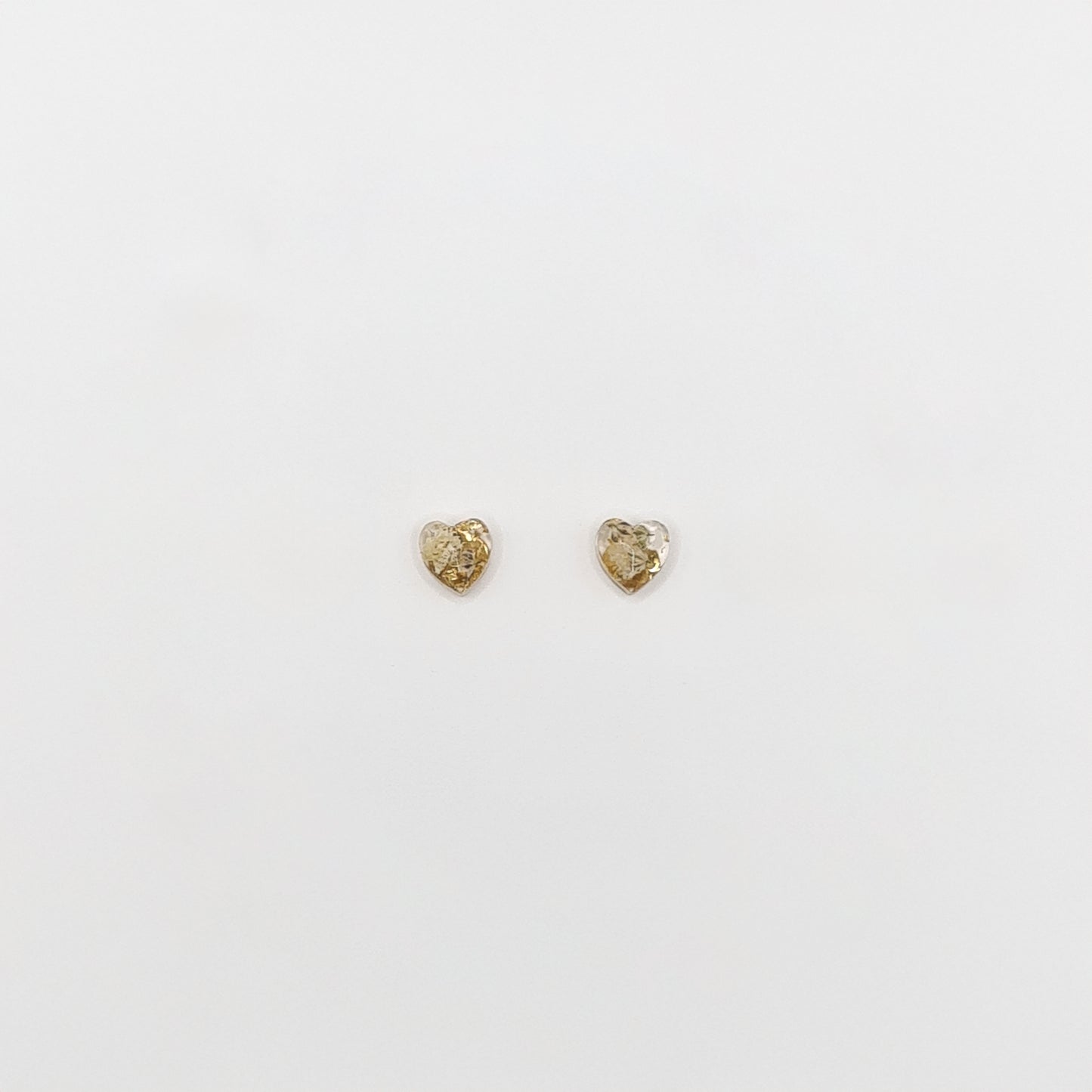 Flora Neutra Den Haag Heartbeat Stud Earrings